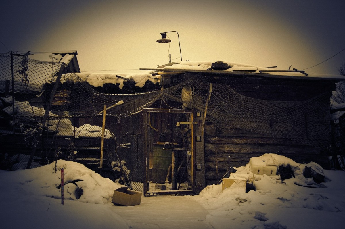 Старенький дворик