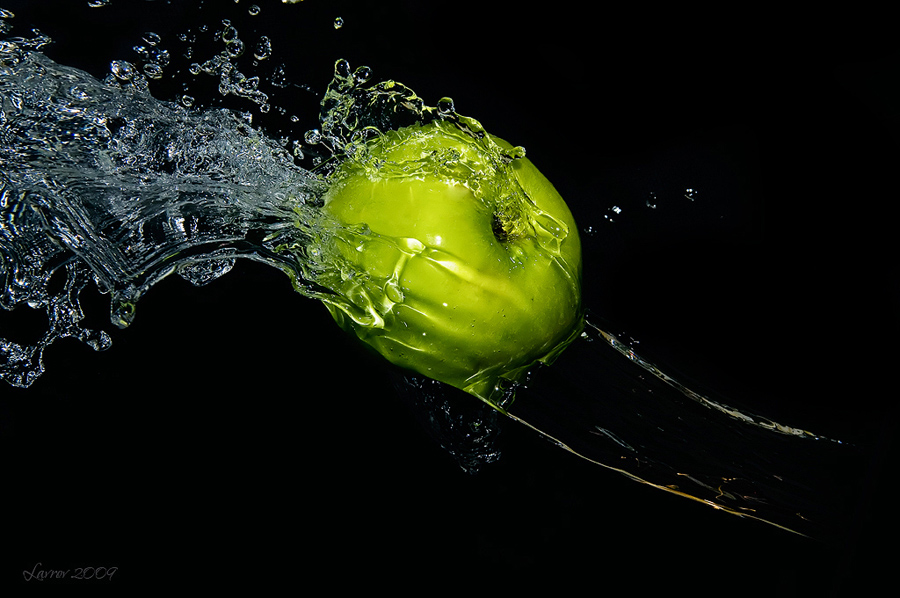 яблоко и вода