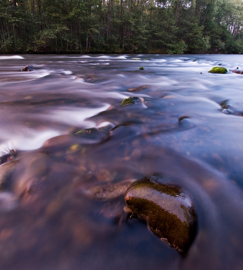 бежит вода...