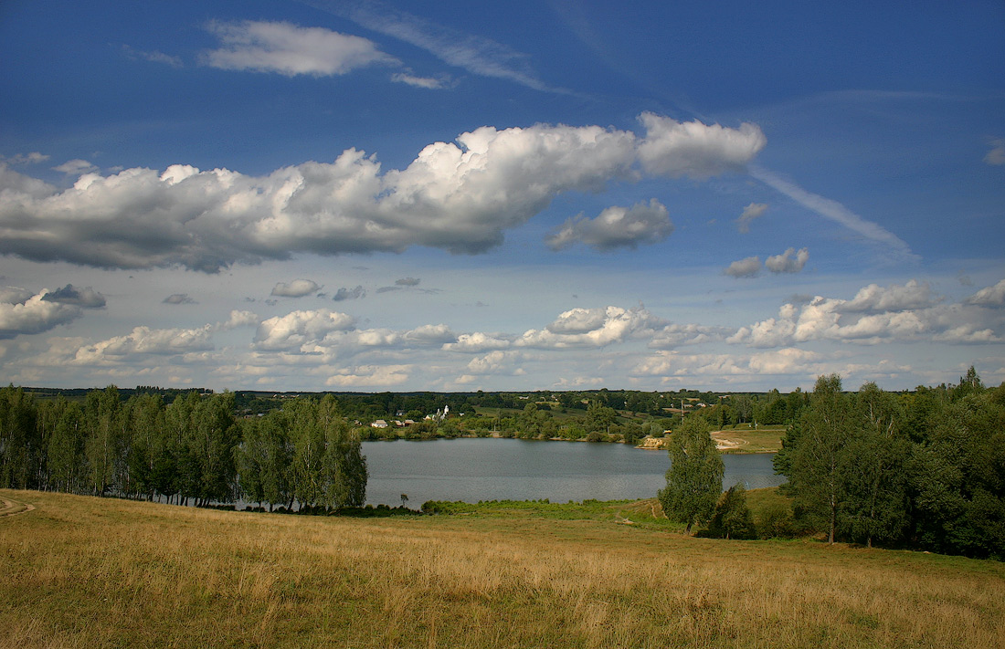 Деревенька у озера