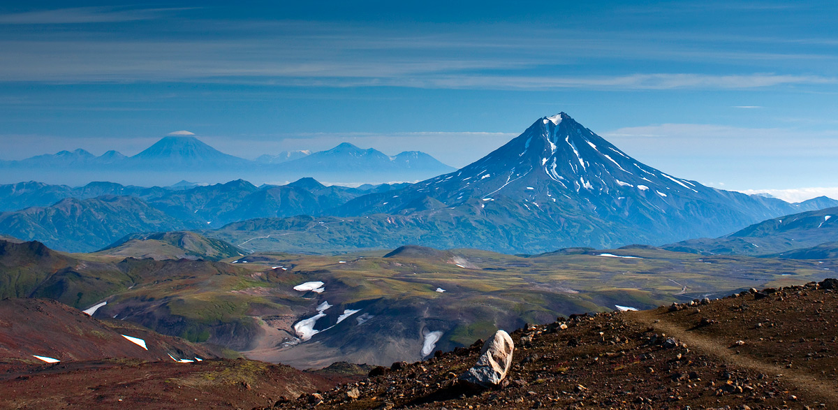 Кругом вулканы