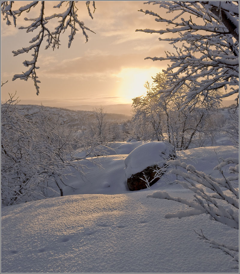 За уходящим солнцем...