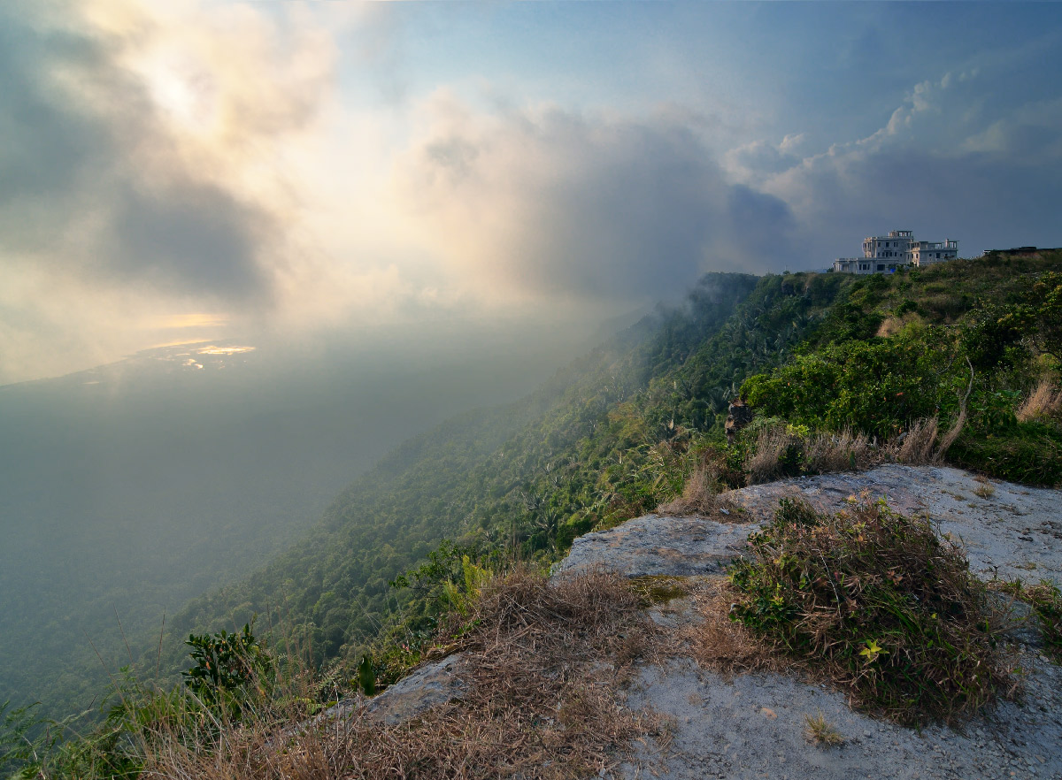 на уровне облаков