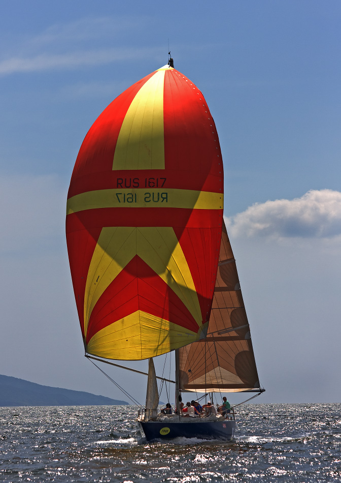 Под небом голубым