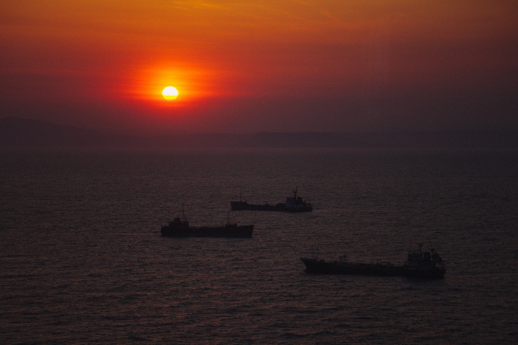 ...солнце заходит лишь, чтобы взойти