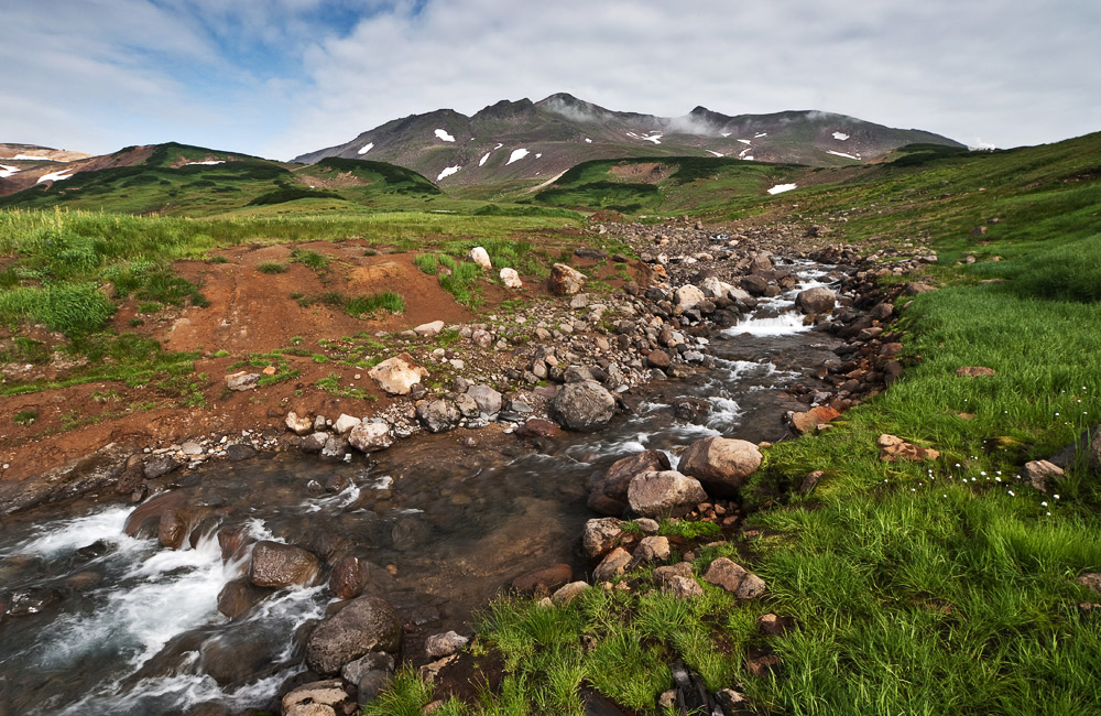 Ручей у Мутновского вулкана
