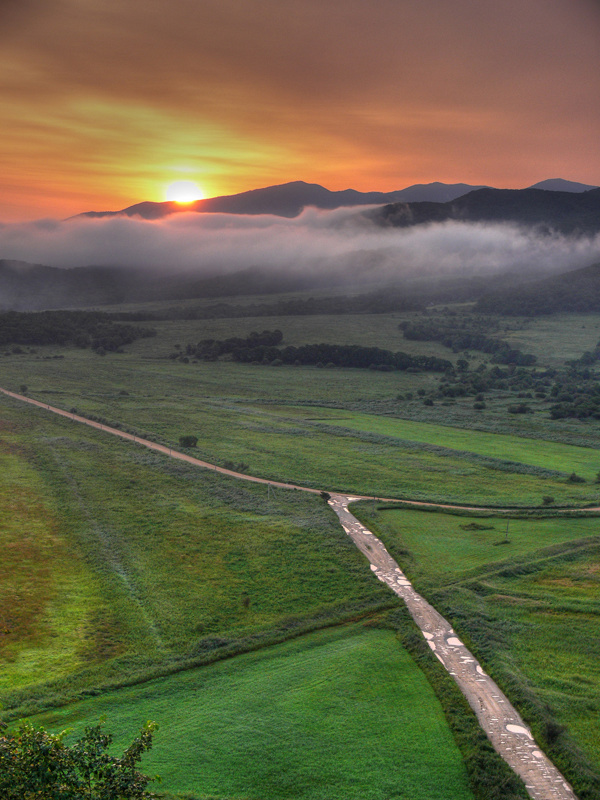 Рассвет в сучанской долине