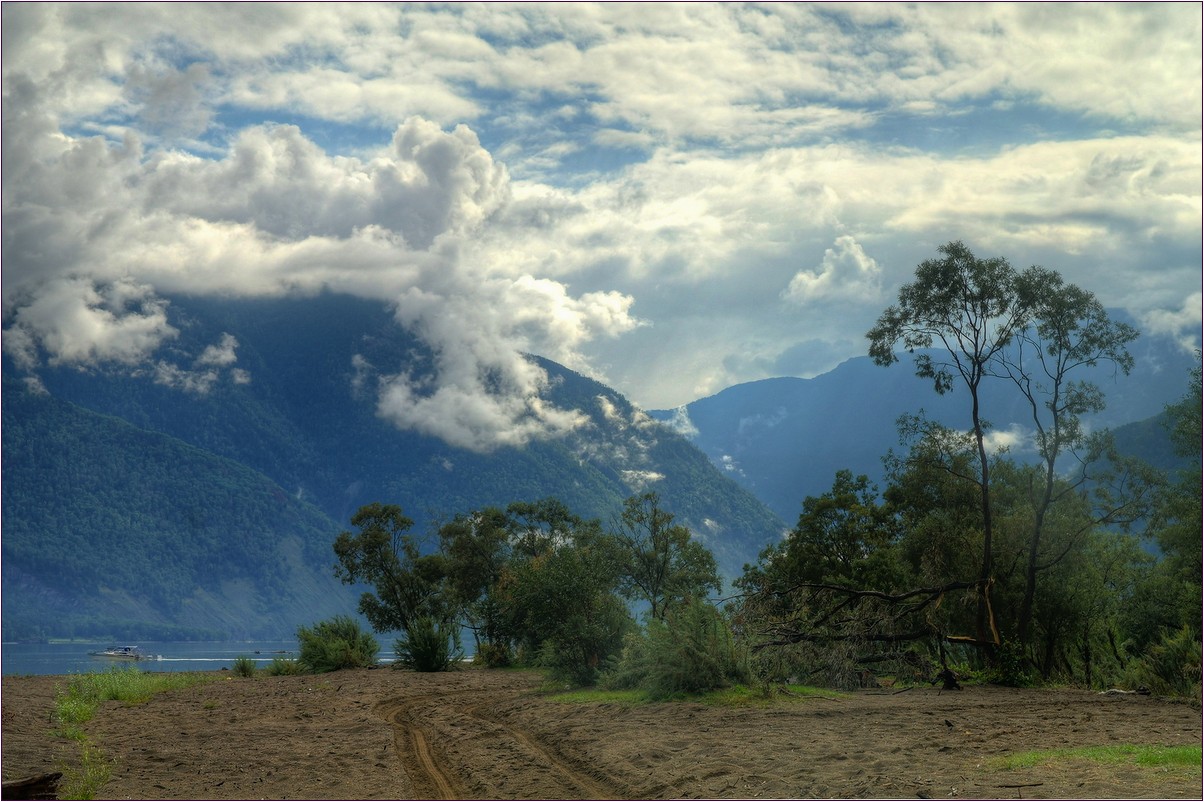 Утро у озера