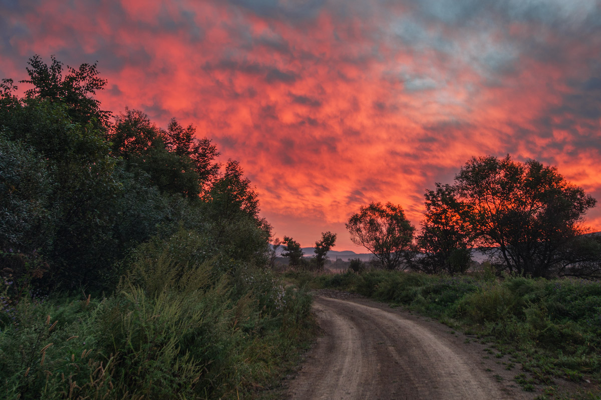 Рассветное зарево.