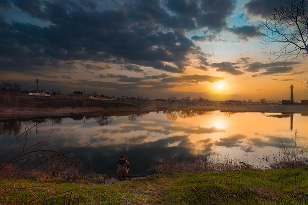 закат на озере