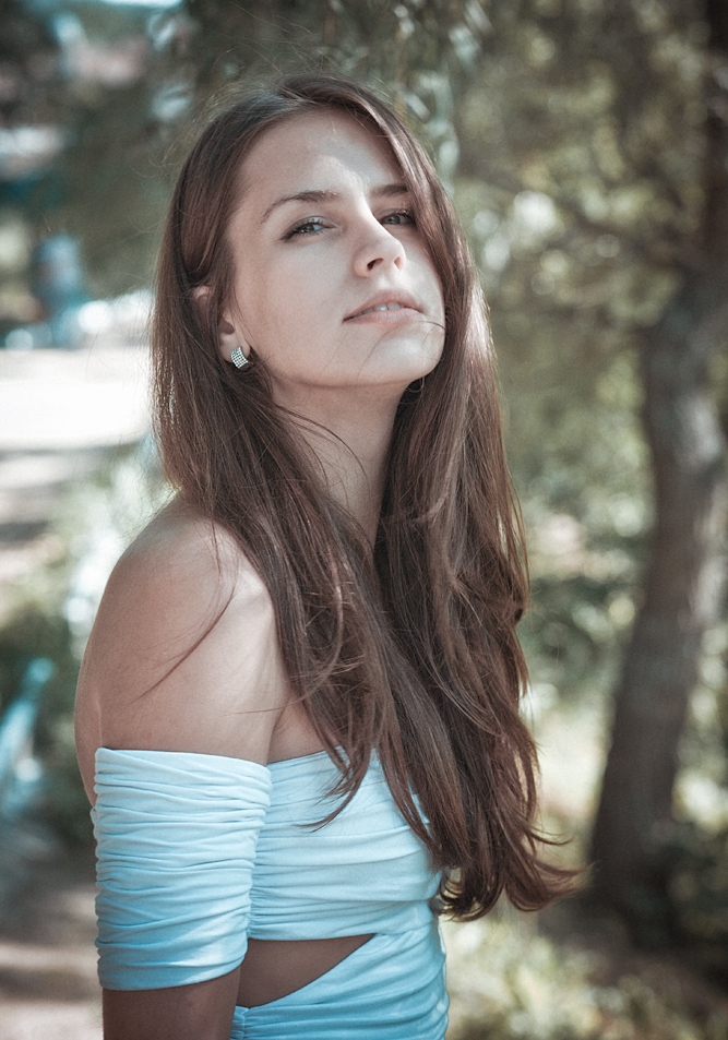 Где же он... в тельняшке.. ленты в якорях