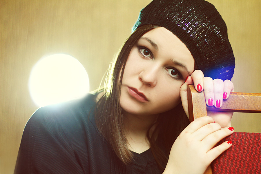 Девушка в берете