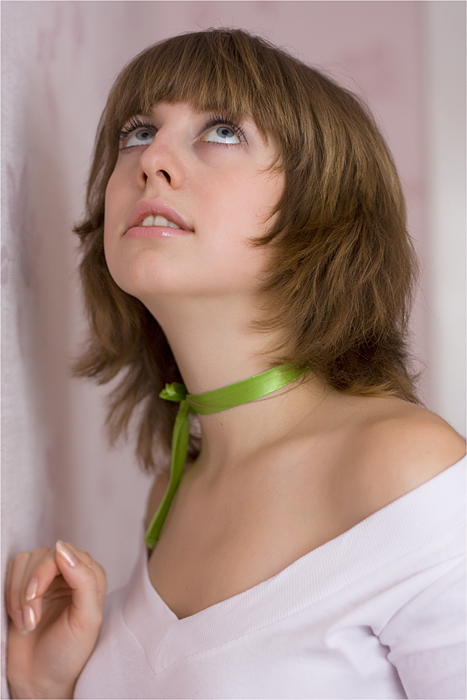 Девушка с ленточкой