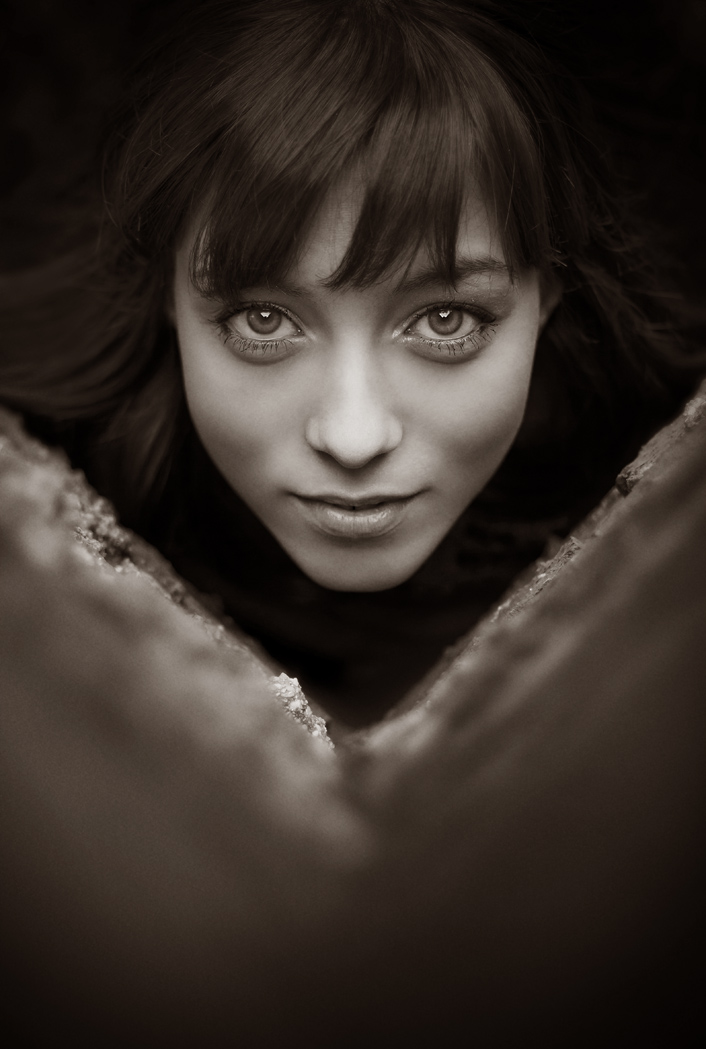 Над углом ЧБ вариант