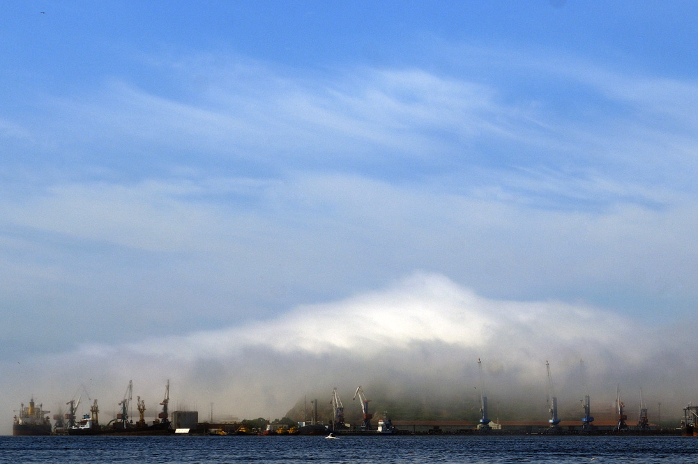 Владивосток. Туман над Эгершельдом.