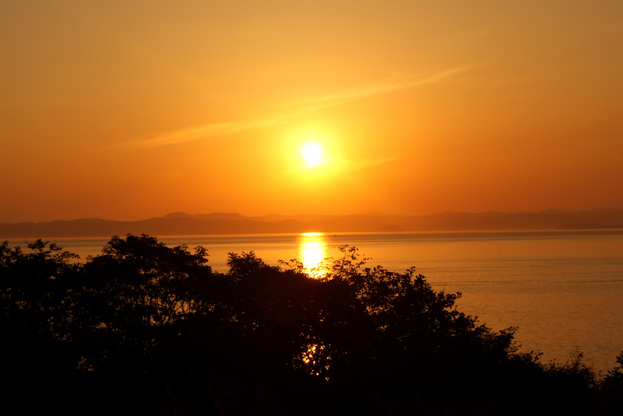 Ну что поделать, тянет на закаты...