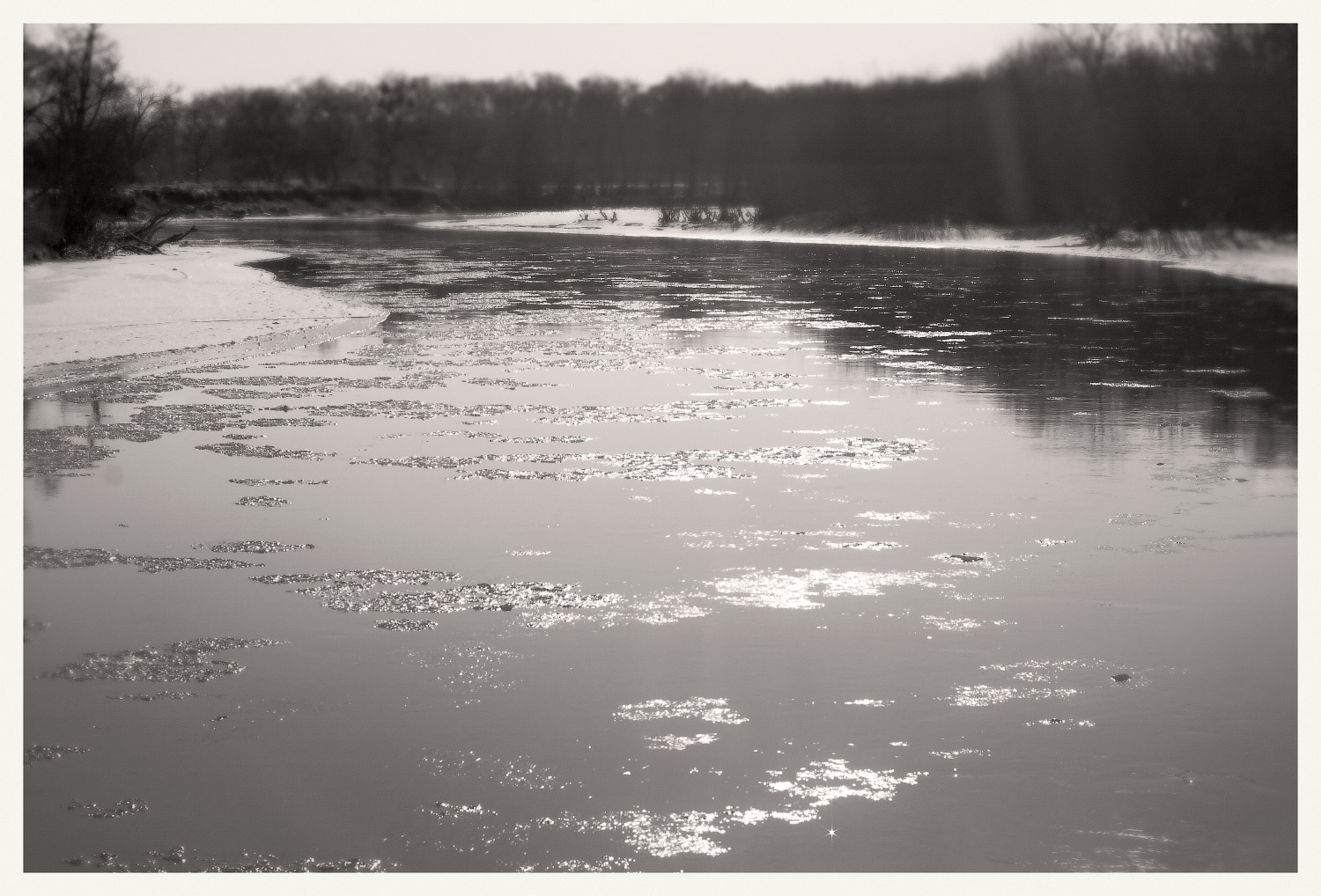 Снежные льдинки