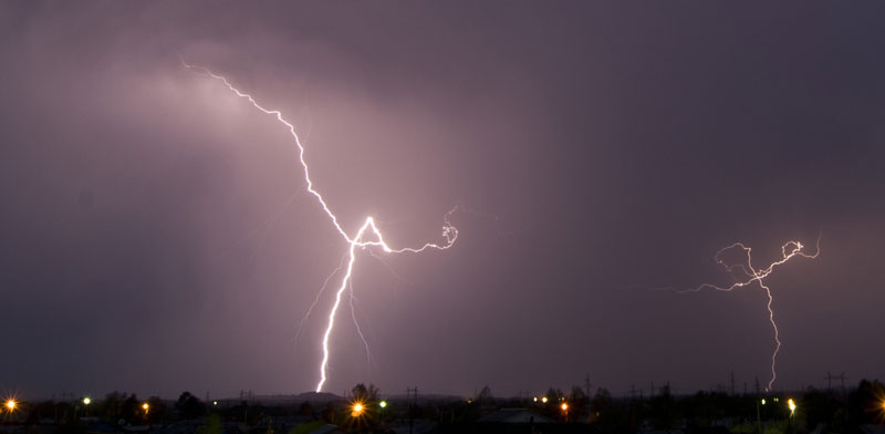 первая молния