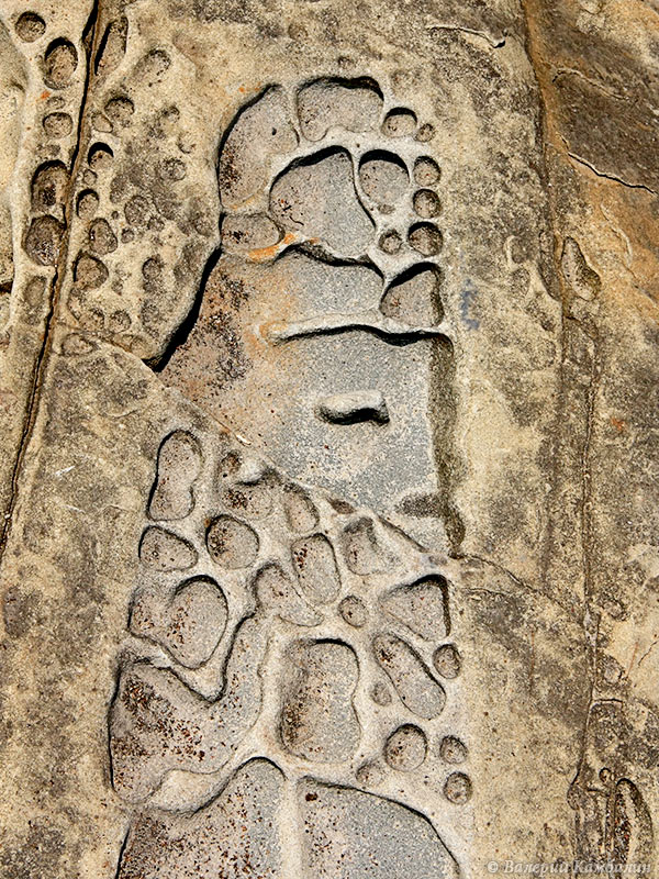 Ацтек на камне