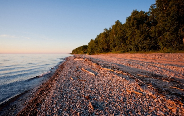 Предзакатный берег...