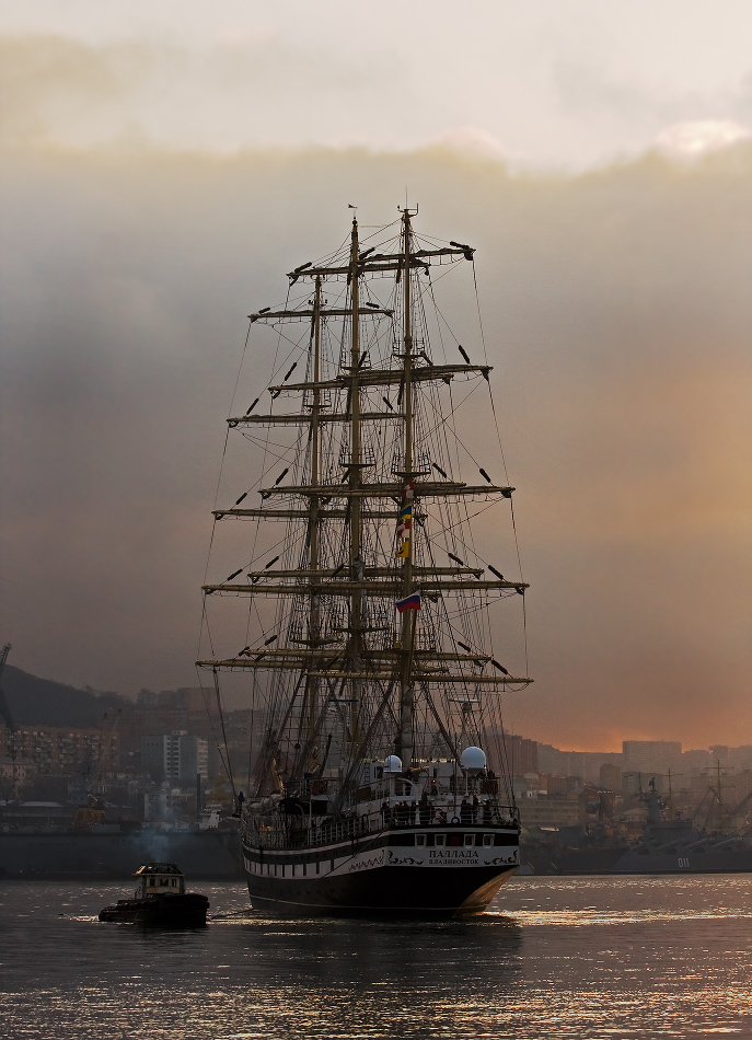 Из дальних странствий возвратясь