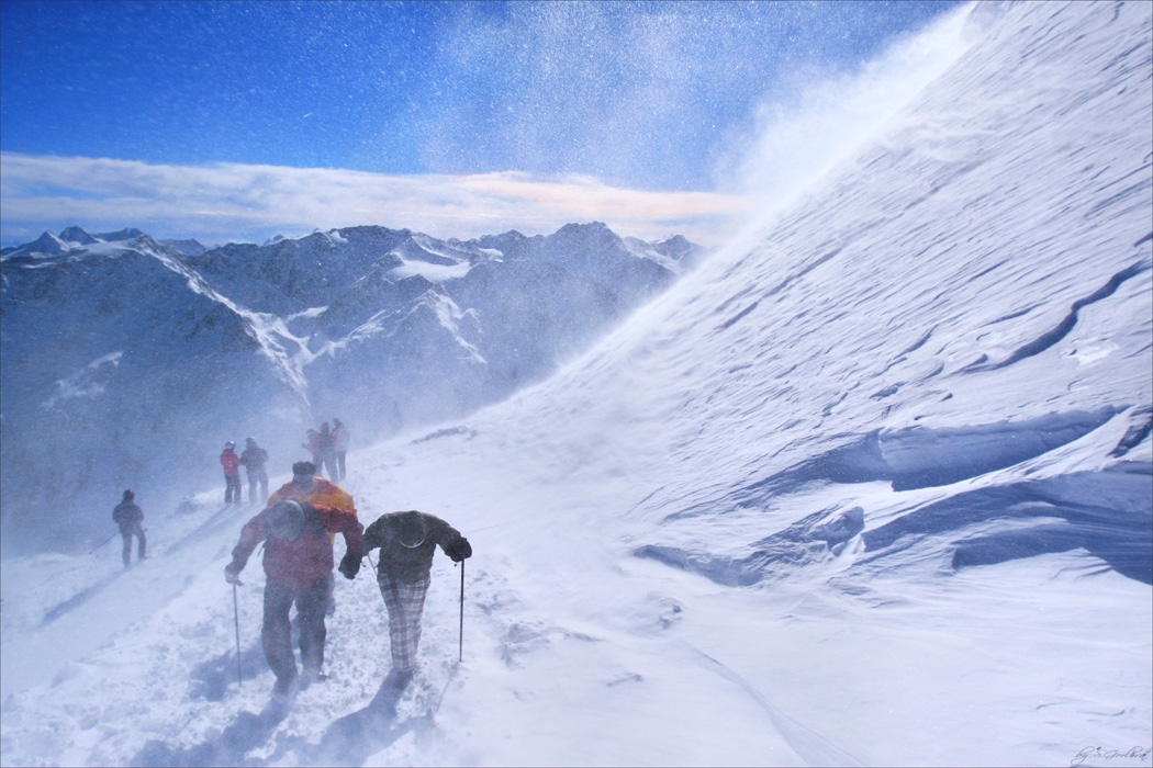 где-то очень высоко. и холодно.
