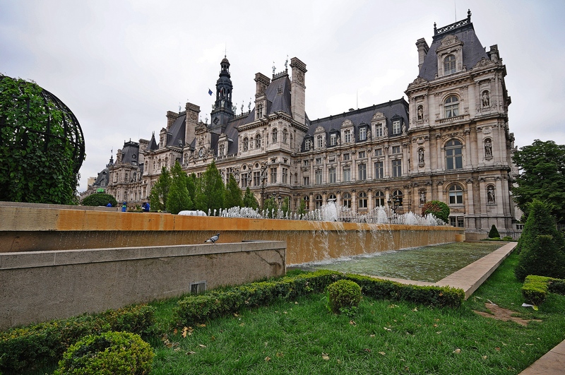 Париж.Мэрия.Вид сбоку...