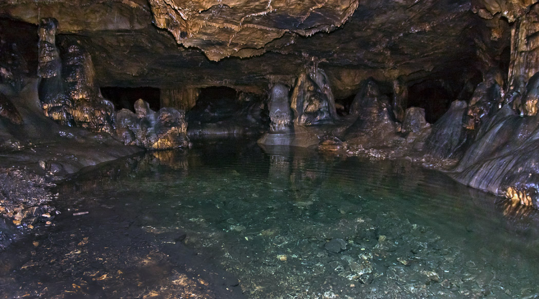 Подземное озеро