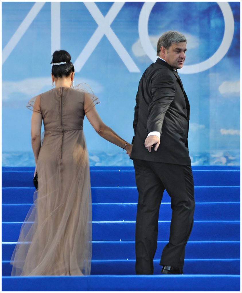 За тачкой присмотри!