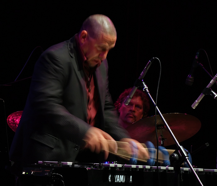 Соло на вибрафоне....