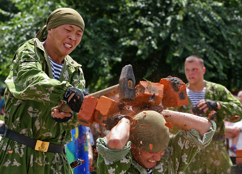 Не промазал...