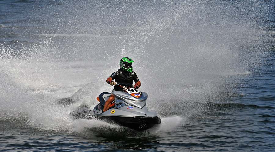 Особенности торможения на водах
