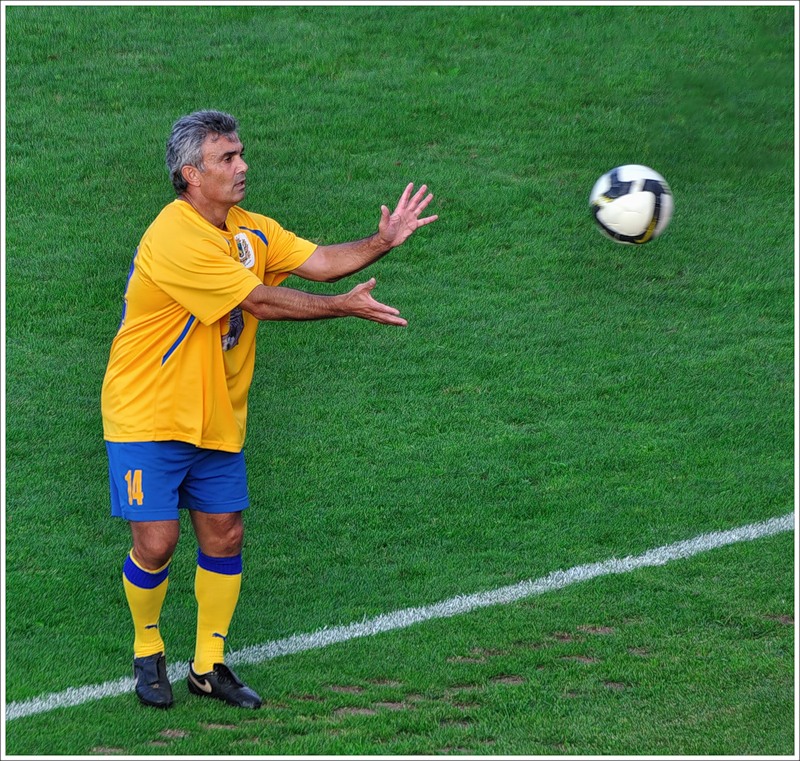 Попасть в Ахояна