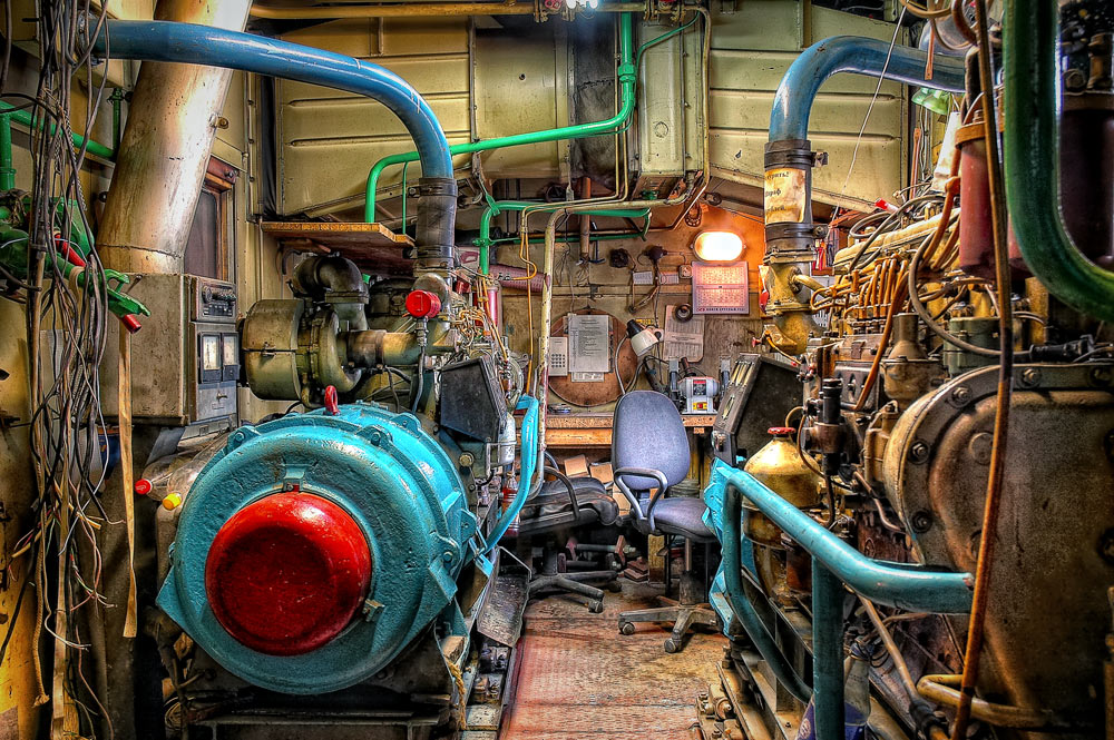 "NAUTILUS II". машинное отделение...