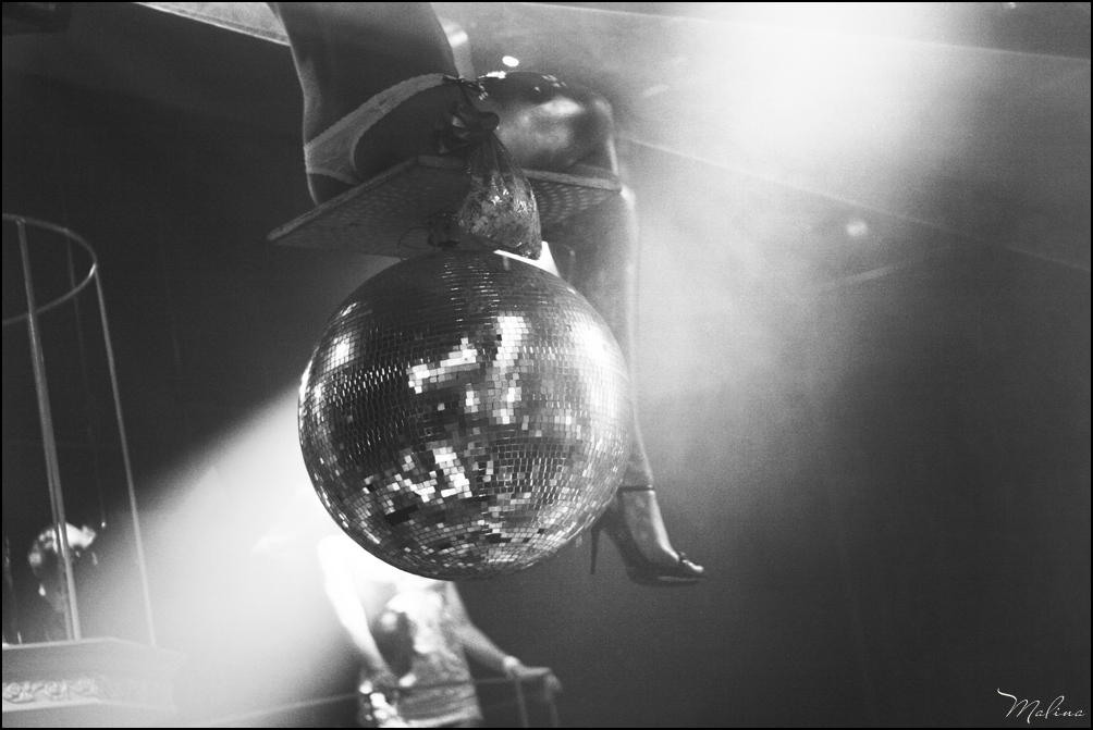 Возвышаясь на землей..