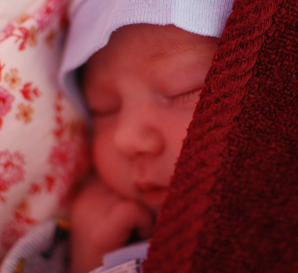 за день мы устали очень, скажем всем спокойной ночи...