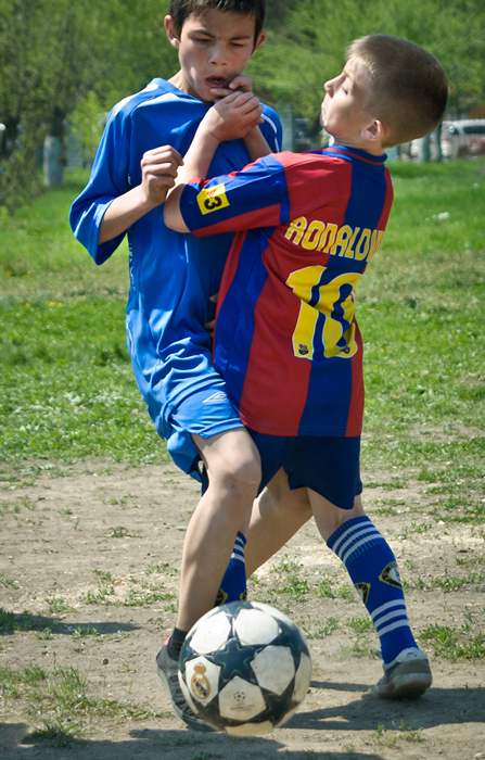 Отдай конфетку, мальчик!