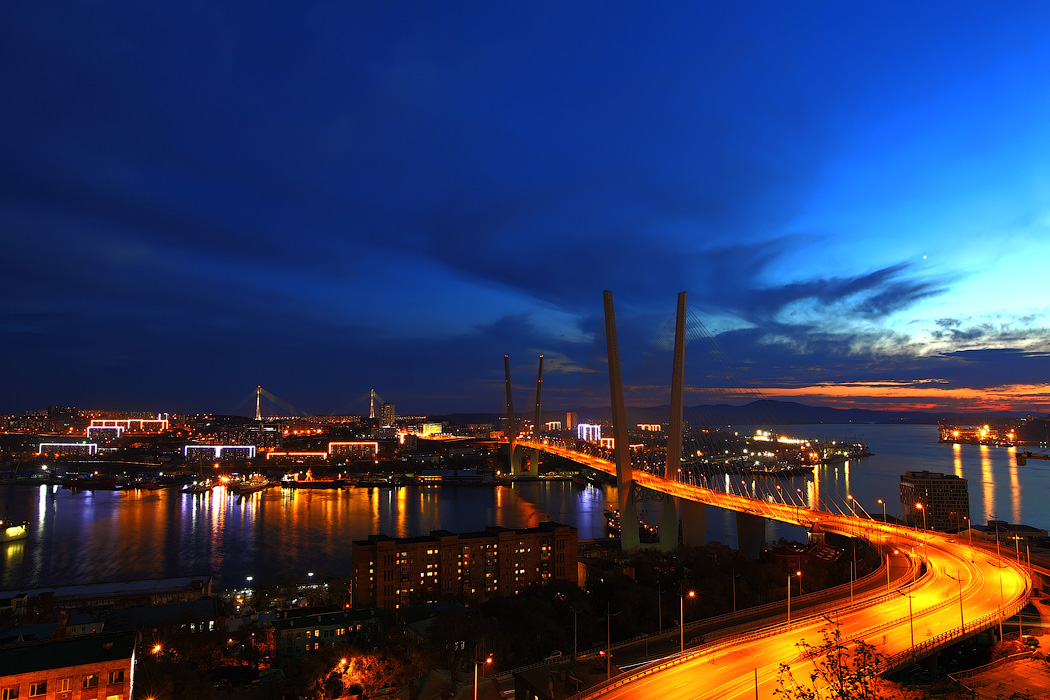 Про мост и его подсветки