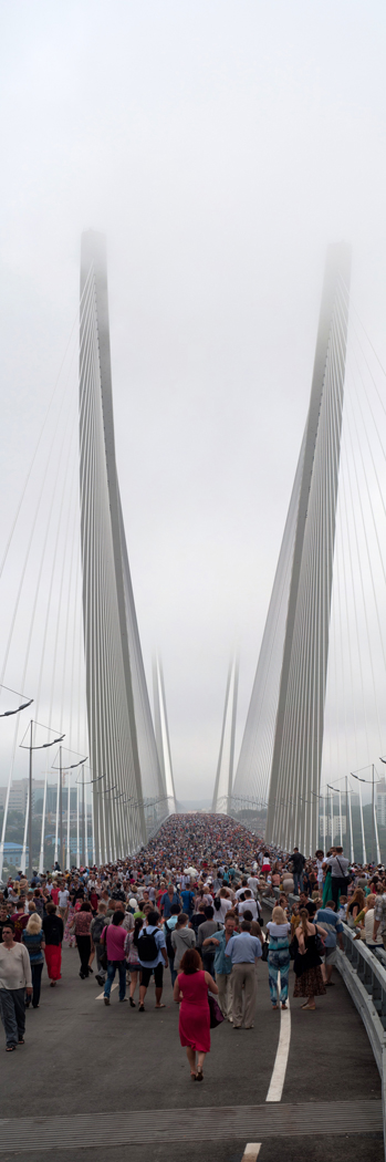 Женщина в красном