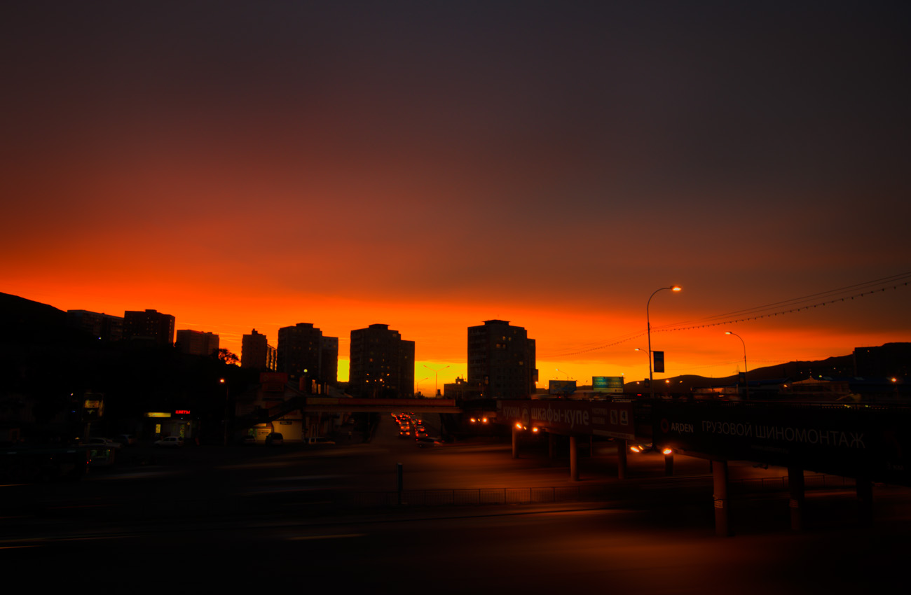 Вы чувствуете как дунуло осенью?! Это последний летний закат....