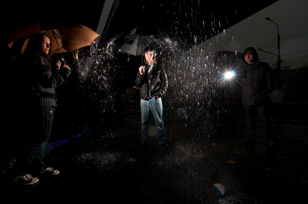 Хм... а вы чем занимаетесь, когда идет дождь?