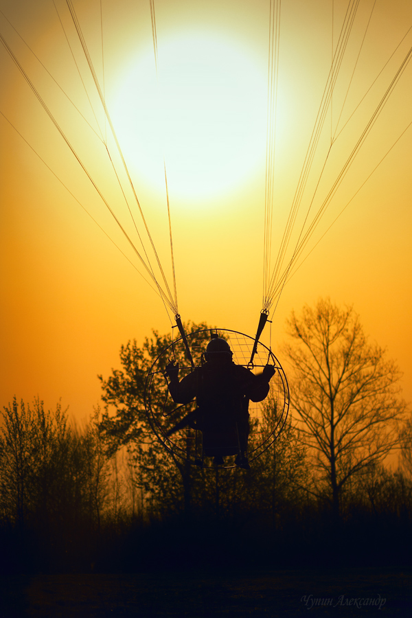 за уходящим солнцем