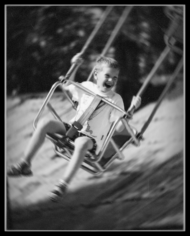 Крылатые качели...летят,летят,летят...