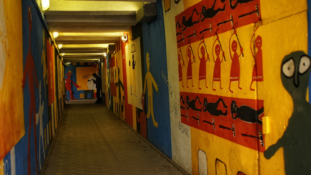 "а тоннели выводят на свет ..."