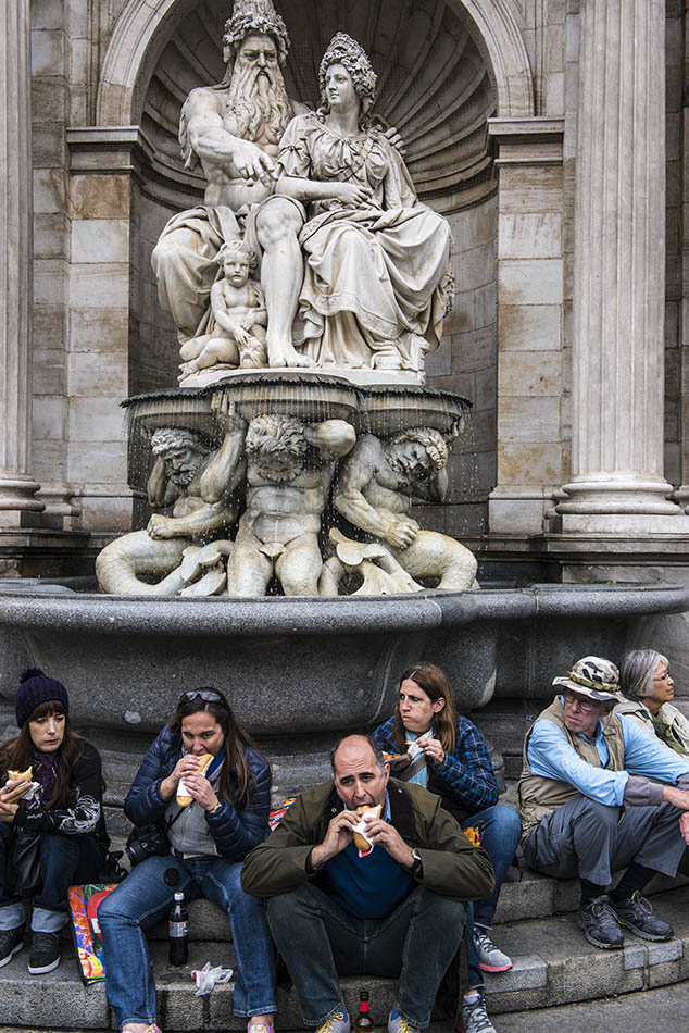 ... а обед по расписанию.