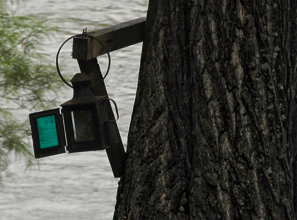 ...а он им светит...