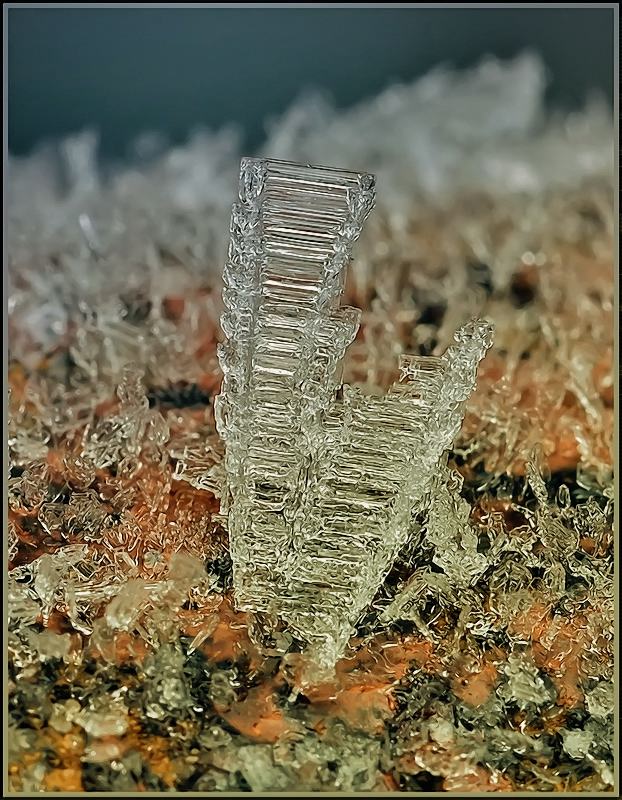 Вниз по краю...