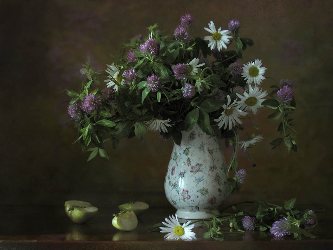 Июнь уходит, жаль ...