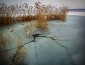 ...Да по тоненькому льду...