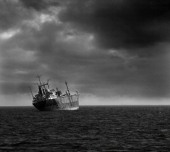 Иногда корабль перестает тонуть,как только его покидают крысы